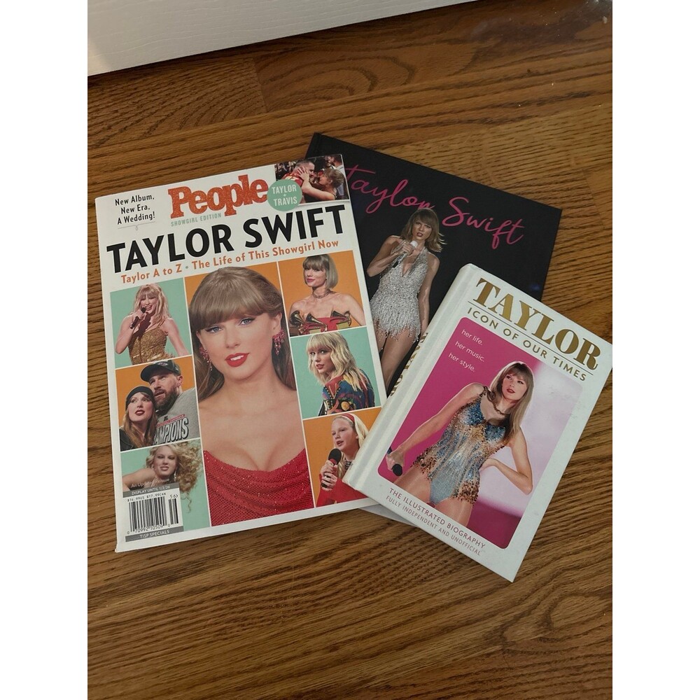 Taylor Swift book bundle